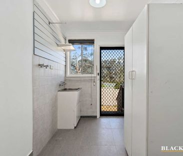 Family Home in a Quiet Scullin Cul-de-Sac - Photo 5