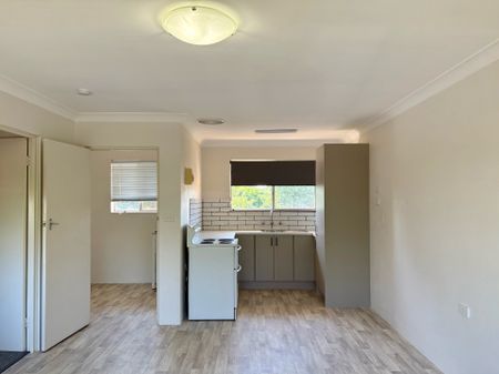 NORTH TAMWORTH - Renovated Upstairs One Bedroom Unit - Photo 4