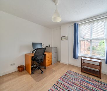 2 bedroom apartment to rent - Photo 4