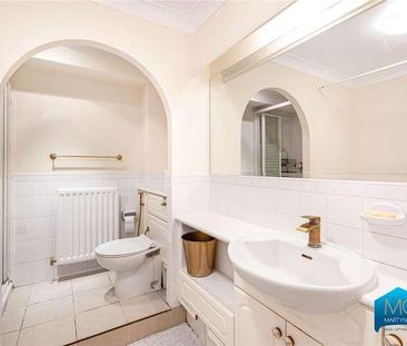 Riverside Gardens, London, N3 - Photo 5