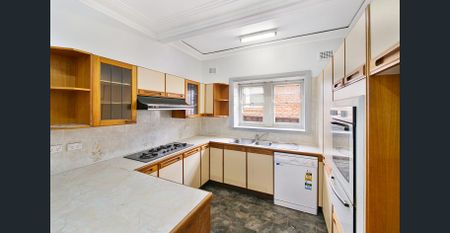 Freshly painted two-bedroom semi - Photo 4