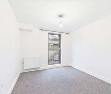 Cromwell Road, Redhill, Surrey, RH1 - Photo 5