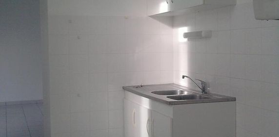 Location Appartement 2 pièces 41m² ST NAZAIRE 44600 - Photo 2