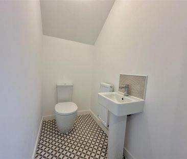 3 bedroom semi-detached house to rent - Photo 6