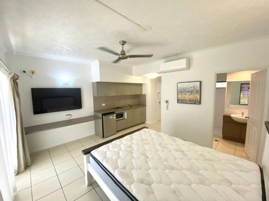 CAIRNS CITY APARTMENT, IN SOUGHT AFTER COMPLEX! - Photo 1