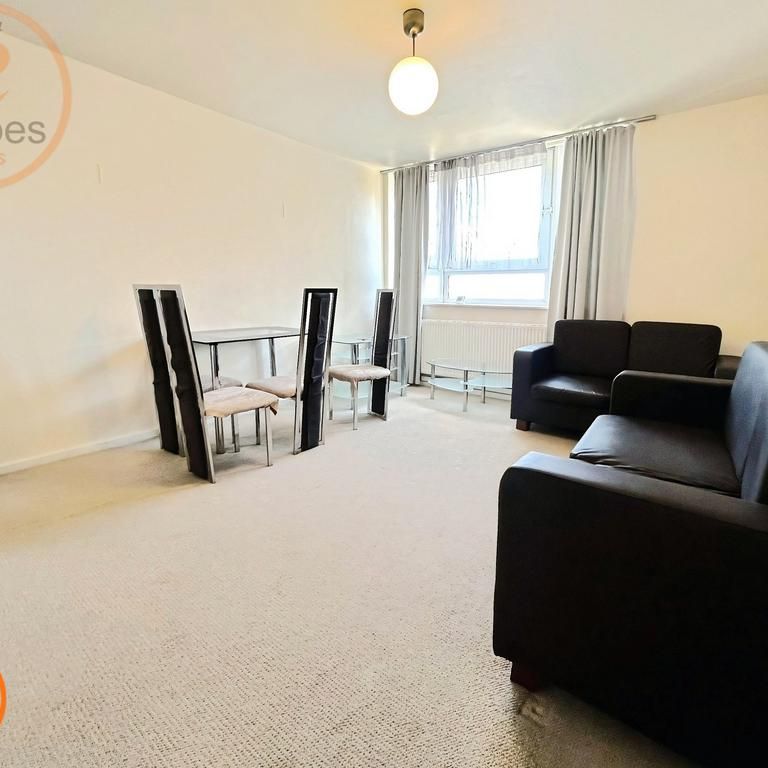 2 bedroom flat to rent - Photo 1
