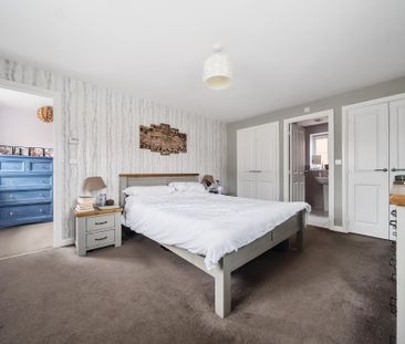 5 bedroom detached house to rent - Photo 2