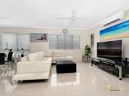 Perfect Location - GAS, WATER AND ELECTRICITY INCLUDED IN RENTAL PRICE!! - Photo 2