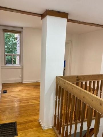 For Lease - 531 Woodbine Avenue Unit# Lower Unit, Toronto, Ontario - Photo 3