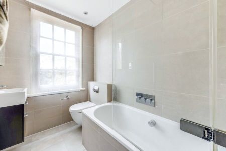 3 Bedroom Flat To Let - Photo 4