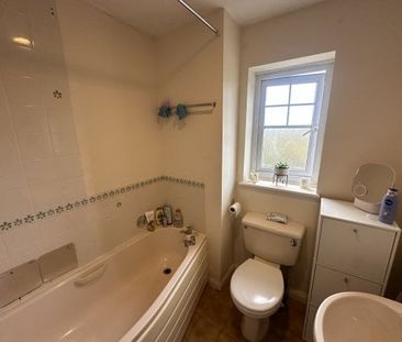 Honeysuckle Grove, Nottingham, NG13 - Photo 4