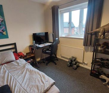 3 bedroom semi-detached house to rent - Photo 3