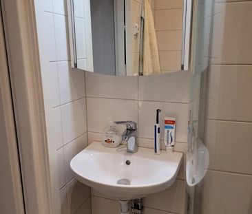 Ljus och välplanerad etta med balkong på Forsskålsgatan i Johanneshov! - Foto 3