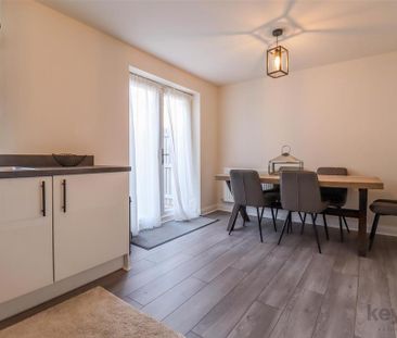 3 bedroom semi-detached house to rent - Photo 3