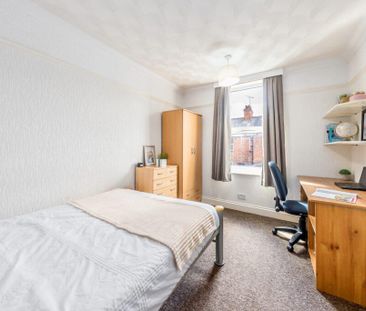 5 bedroom terraced house to rent - Photo 4