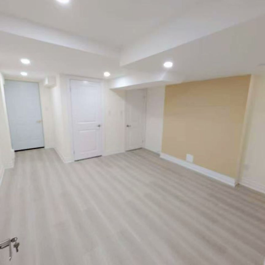 For Lease - 252 Borealis Avenue, Aurora, Ontario - Photo 1