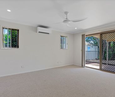 SPACIOUS 4-BEDROOM FAMILY HOME WITH POOL - PRIME LITTLE MOUNTAIN LO... - Photo 4