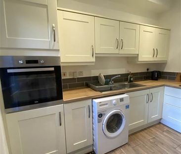 127 University Avenue, Apartment 1, Queens Quarter, Belfast, BT7 - Photo 6