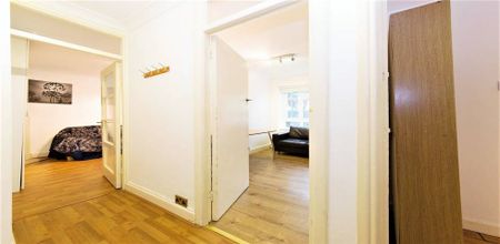 2 Bedroom, 1 bath, 1 reception Flat - Photo 2