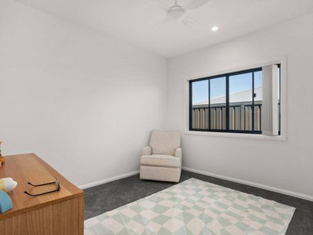 Spacious Family Home with Quality Finishes in a Sought-After Location - Photo 5