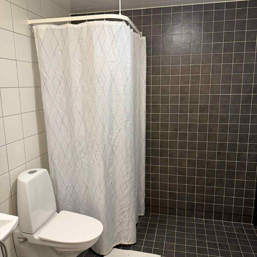 Karin Larssons Väg, Sköndal - Foto 1