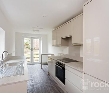 2 bedroom end of terrace house to rent - Photo 6