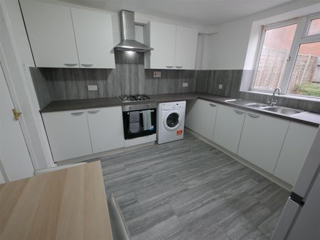 Long View, Bournemouth, BH1 - Photo 3