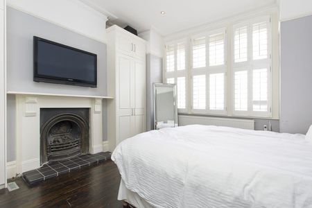 2 Bed Flat, Hazelbourne Road, SW12 - Photo 4
