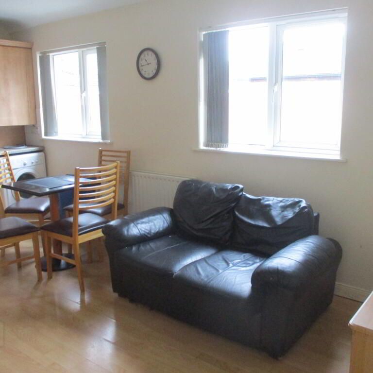 Three Great Apartments, 79 University Avenue, Queens Quarter, Belfast, BT7 1GX - Photo 1