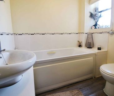 Bradshaw Court, Swindon, Swindon, SN25 - Photo 2