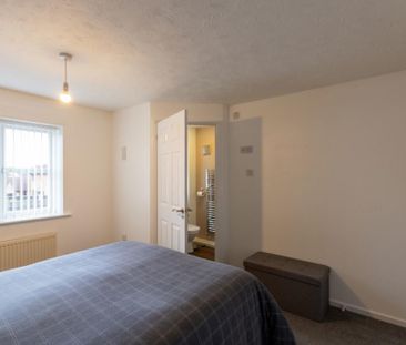 2 bedroom semi-detached house to rent - Photo 6