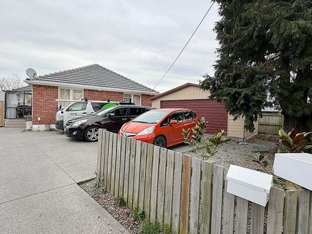 Renovated home in good school zones - Photo 5