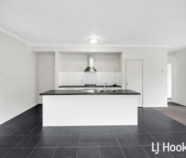 122 Manor Lakes Boulevard, Manor Lakes VIC, Belconnen - Photo 6