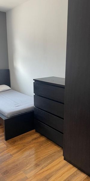 Room in a Shared House, Oaklands Park Avenue, IG1 - Photo 2