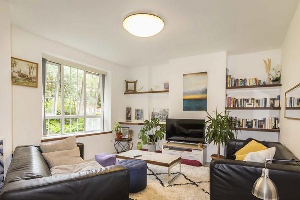 3 bedroom flat to rent - Photo 1