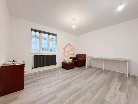 Lord Derby House, 2b Griffin Road, Plumstead, London SE18 - Photo 5