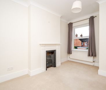 4 bed Semi-Detached House To Let - Photo 3