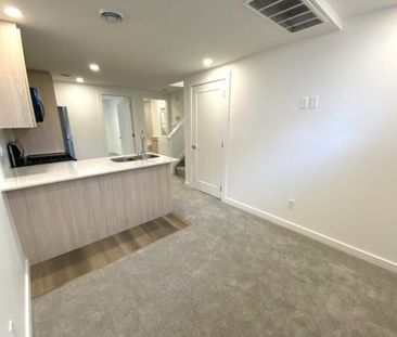 Edmonton Unfurnished apartment Rental in Forest Heights - Bright Lo... - Photo 1