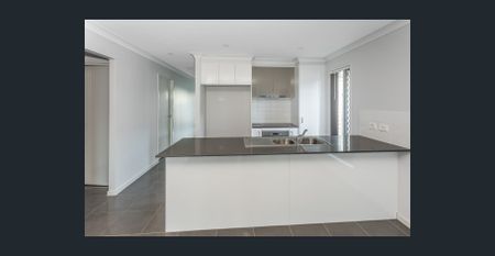 Beautiful 3 bedroom Duplex! - Photo 5