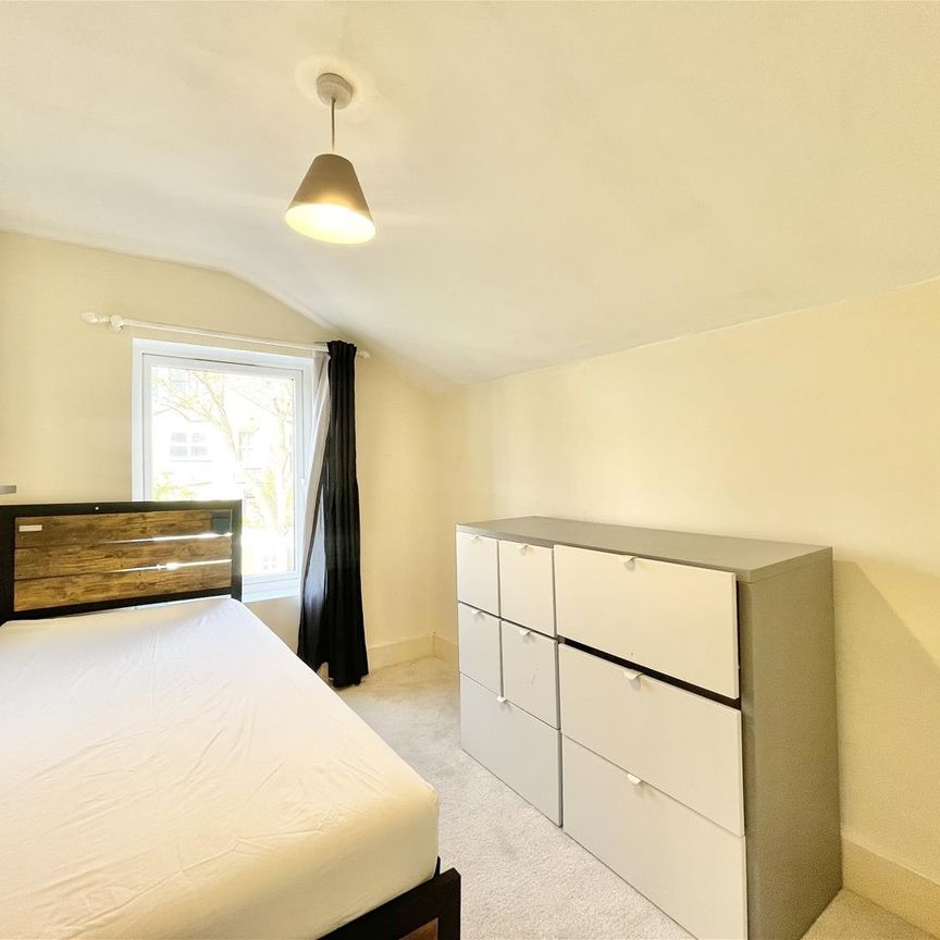 Barclay Road, London - Photo 1