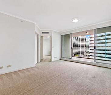 Spacious Apartment in the Heart of Chatswood &ast;&ast; Available 0... - Photo 3