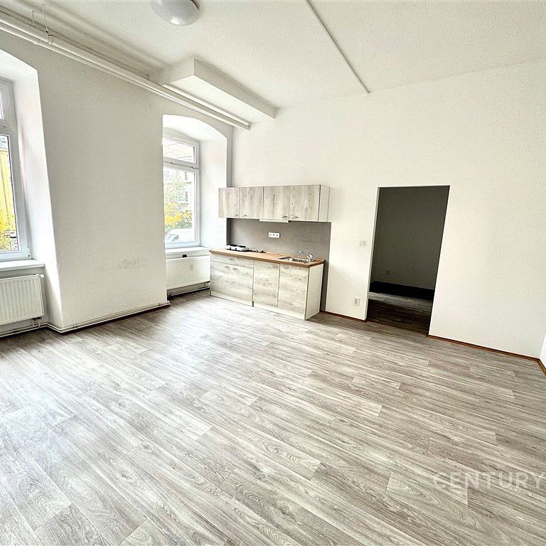Pronájem bytu 1+kk 35 m² - Fotografie 1