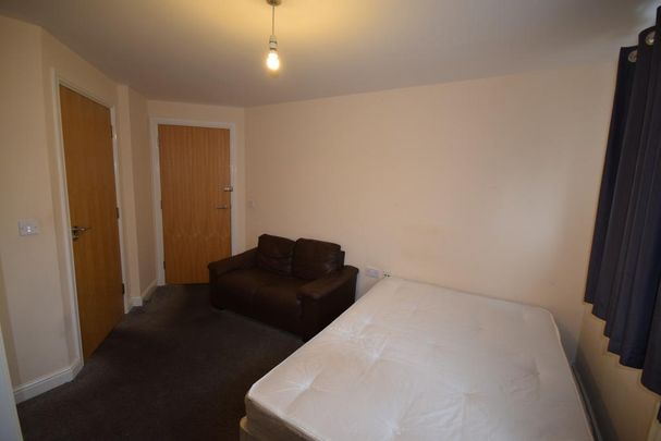 3 bedroom apartment to rent - Photo 1