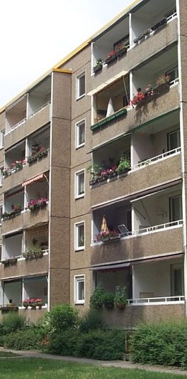 Nur wenige Stufen in Ihr neues Zuhause - Photo 1