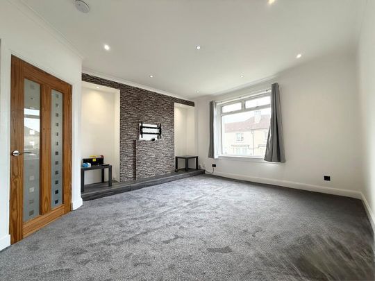 3 bedroom flat to rent - Photo 1