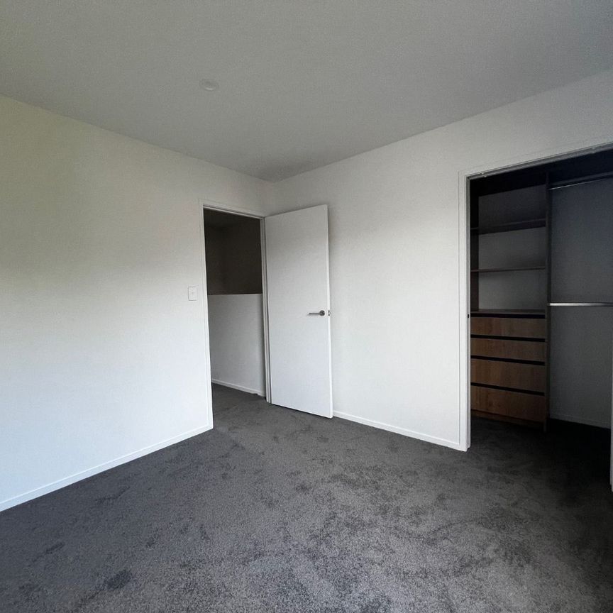 Near new 2 bedroom 2.5 bathroom on Divich - Photo 1