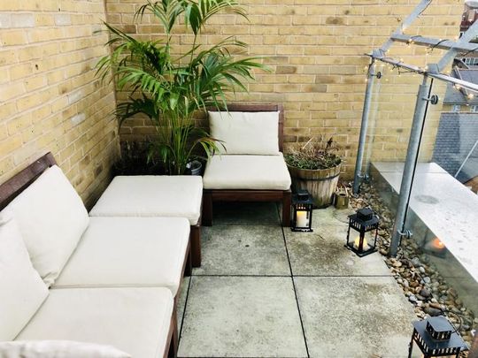 Double Ensuite Room in a Zone 1 apartment with Private Terrace - Photo 1