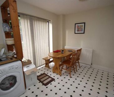 3 bedroom private hall to rent - Photo 3