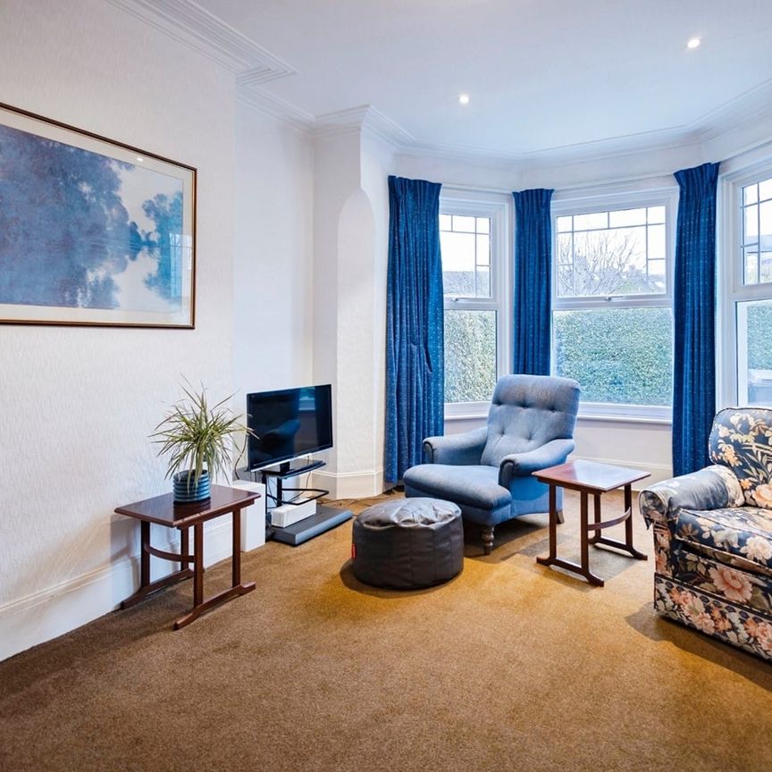 3 Bed Terraced House, Mulgrave Road, NW10 - Photo 1