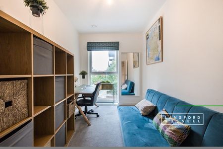 Brumwell Avenue, London, SE18 - Photo 2